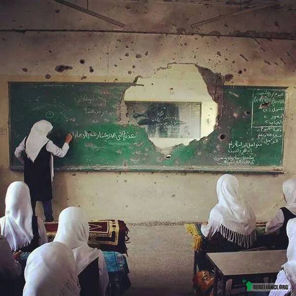 Pierwszy dzień szkoły. Gaza. –  