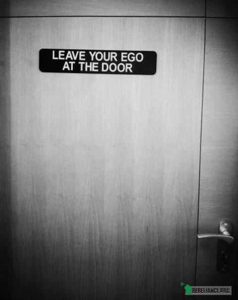 Zostaw ego przed drzwiami –  