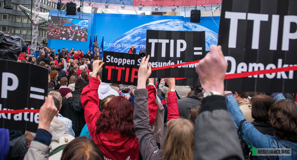 Mój głos przeciw TTIP i CETA – Jeszcze tylko przez dwa dni zbierane są podpisy pod europejską inicjatywą obywatelską przeciwko TTIP i CETA. 
W Polsce wciąż brakuje kilku tysięcy głosów. Zachęcamy Was gorąco do podpisywania się i przesyłania tego dalej swoim znajomym. 
https://obywateledecyduja.pl/stop-ttip/

Wzywamy instytucje Unii Europejskiej i jej państw członkowskich do zaprzestania negocjacji z USA w sprawie transatlantyckiego partnerstwa w sprawie handlu i inwestycji (TTIP) i do nieratyfikowania umowy gospodarczo-handlowej (CETA) z Kanadą. 
